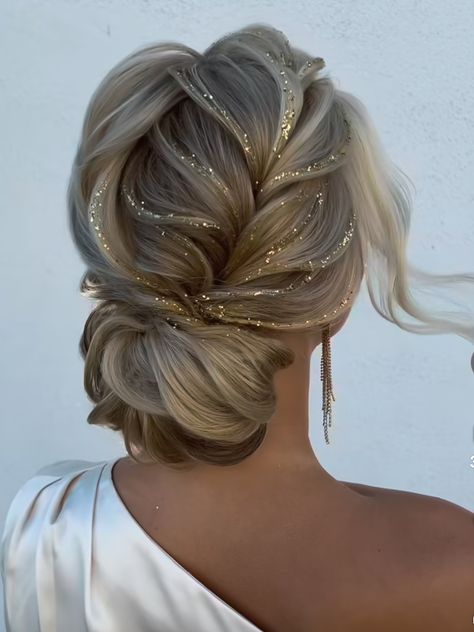 Glittery Wedding, Hair Up Styles, Up Styles, Up Hairstyles, Wedding Hair, Wedding Hairstyles, Hair, Beauty, Quick Saves