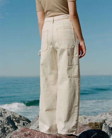 Carpenter Pants Outfit Aesthetic, White Carpenter Pants Outfit, Ecru Pants Outfit, Carpenter Pants Outfit, Natural Indigo Dye, Denim Projects, Harajuku Outfits, Fall Outfit Ideas, Italy Fashion