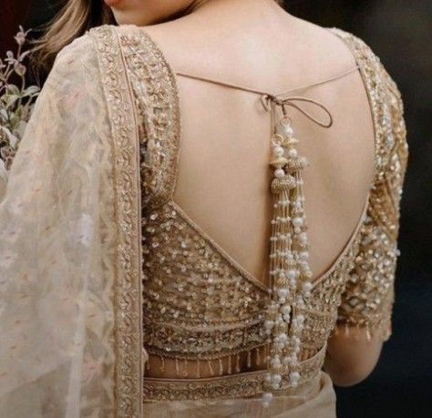 Jimmichuu Saree Blouse Design, Jimichu Saree Blouse Designs, Blouse Stiching Design, Exclusive Blouse Designs, Pearl Blouse, Latest Blouse Neck Designs, Bridal Embroidery, Blouse Neckline, Onam Outfits