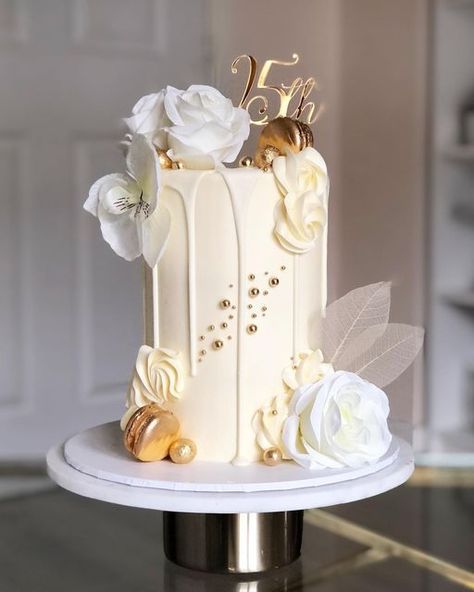 Luxury Birthday Cake, Tårta Design, 25 Anniversary Cake, Birthday Cake Designs, Wedding Cake Options, 25th Birthday Cakes, Wedding Anniversary Cakes, Repeat Design, 21st Birthday Cakes