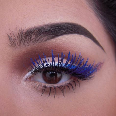 Mascara Bleu, Rimmel Makeup, 2016 Makeup Trends, Colored Mascara, Blue Mascara, Bright Eye Makeup, Makeup Is Life, Smink Inspiration, Beautiful Eye Makeup