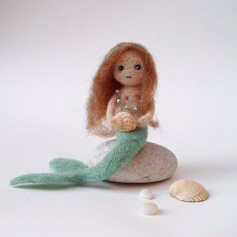 Felted Mermaid, Felt Mermaid, Little Mermaid Characters, Mermaid Sculpture, Art Coquillage, Nautical Crafts, Mermaid Drawings, Bendy Doll, Felt Fairy