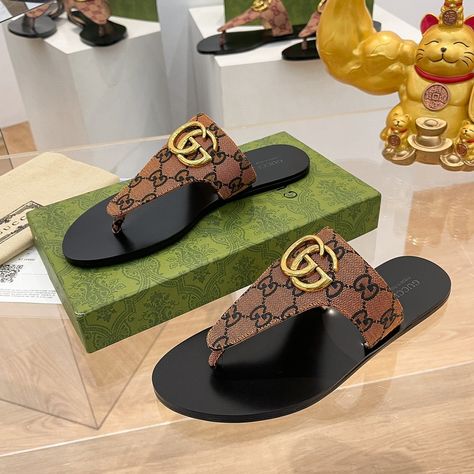 Gucci Slides With Cushioned Footbed For Beach, Gucci Cushioned Slip-on Sandals, Gucci Flip Flops, Luxury Gucci Slip-on Slides, Flip Flops Women, Gucci Leather Sandals With Gold-tone Hardware, Gucci Luxury Sandals With Gold-tone Hardware, Woman Sandals, Half Shoes