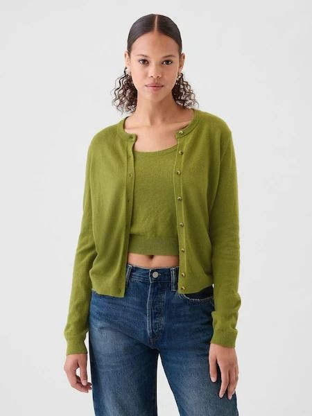 Women's Jumpers & Cardigans | Women's Knitwear | Gap® UK Green Cardigan Outfit, Teacher Fashion, Cardigan Outfit, Toddler Jeans, Style Goals, Fits Inspo, Support People, Gender Equality, Green Cardigan