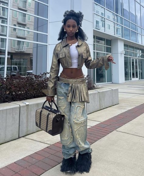 90s Hiphop Fashion, Streetwear Skirt, Woman Streetwear, Skirt Streetwear, Belt Skirt, 2000s Clothes, Half Skirt, Streetwear Fashion Women, Streetwear Women