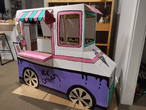 Cardboard Ice Cream Truck Diy, Cardboard Box Ice Cream Truck, Ice Cream Truck Trunk Or Treat, Food Truck Birthday Party, Ice Cream Shop Trunk Or Treat, Stand Bazar Ideas School, Cardboard Food Truck, Cardboard Ice Cream, Food Truck Party