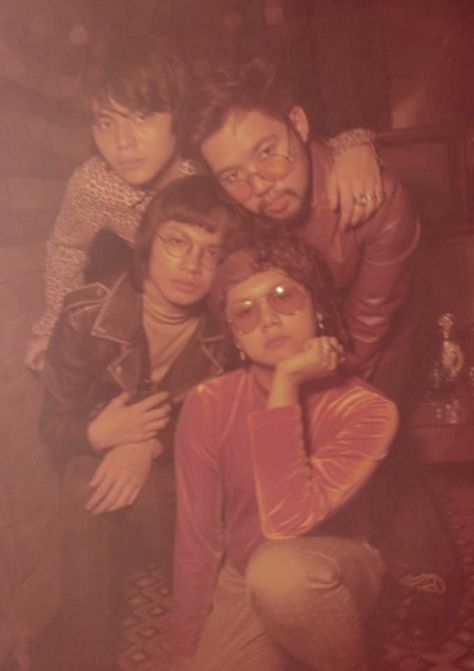 iv of spades ❤️ Iv Of Spades Art, Iv Of Spades, Band Photoshoot, King Of Spades, Band Photography, Foto Shoot, Cute Headers, Poster Room, Band Pictures