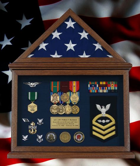 Retirement Flag Display Case With a U.S. Flag And Navy Memorabilia. Marine Crafts, Military Diy, Military Home Decor, Medal Display Case, Shadowbox Ideas, Navy Retirement, Army Retirement, Shadow Box Ideas, Military Crafts