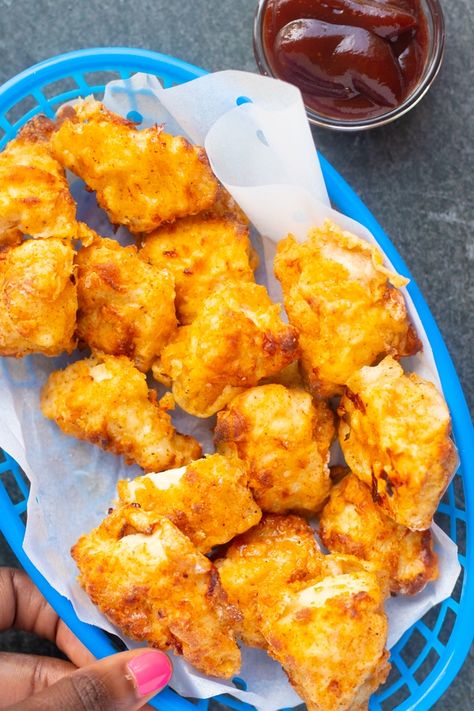 These Homemade Air Fryer Chicken Nuggets are the perfect Chic-fil-A Copycat. These nice golden pieces of juicy chicken are perfect for any weeknight meal. #healthyrecipes #airfryerrecipes #airfryer #copycatrecipe Nuggets Air Fryer, Air Fry Chicken, Air Fried Chicken Nuggets, Air Fryer Chicken Nuggets, Chicken Air Fryer, Fried Chicken Nuggets, Braised Chicken Breast, Homemade Chicken Nuggets, Fry Chicken