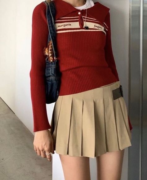 University Party Outfit, Beautiful Oregon, Im So Excited, Estilo Preppy, Oregon Coast, Vintage Pieces, Fashion Killa, Skirt Outfits, Aesthetic Clothes