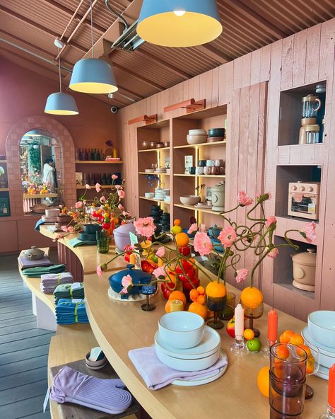 the most beautiful tablescape situation at the Our Place store off of Abbot Kinney and Venice, California. this is the table setting of my dreamsss 🩷🌸💅🏼🎀🌷 Poor Things, Abbot Kinney, Venice California, Our Place, Color Of Life, My Happy Place, Table Setting, Happy Places, Tablescapes