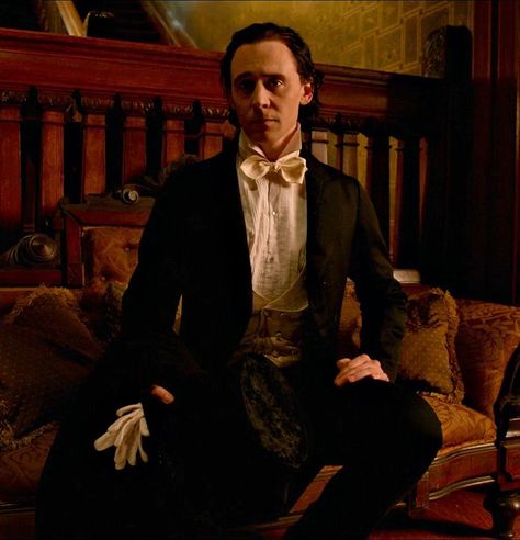 Tom Hiddleston as Thomas Sharpe in Crimson Peak - 2015 Tom Hiddleston Crimson Peak, Thomas Sharpe, Crimson Peak, Thomas William Hiddleston, Loki Laufeyson, Tom Hiddleston Loki, British Actors, Perfect Man, Tom Hiddleston