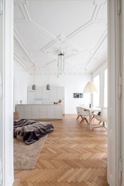 Best Herringbone Floors Inspiration | Domino Herringbone Wood Floor, Herringbone Wood, Interior Design Per La Casa, Modern Renovation, Luxury House Interior Design, Flooring Inspiration, Herringbone Floor, Wooden Floors, White Living Room