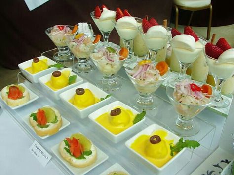 Peruvian Appetizers Peruvian Buffet Ideas, Ceviche Gourmet, Peruvian Appetizers, Peruvian Party, Peruvian Cuisine, Wedding Appetizers, Peruvian Food, Peruvian Recipes, Salty Foods