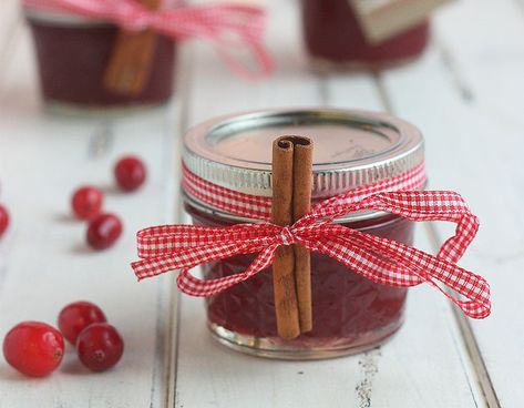 Strawberry Cranberry Jam [Christmas Jam] - The Cooking Bride Strawberry Cranberry Jam, How To Store Strawberries, Cranberry Jam, Christmas Jam, Jam Recipes Homemade, Kitchen Christmas Gifts, Frozen Cranberries, Pepper Jelly, Jam And Jelly