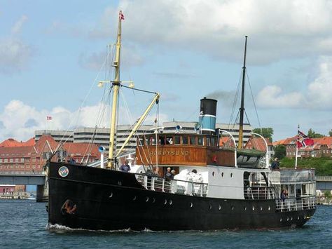 boroysund norwegian steam ship Steam Ship, Great Lakes Ships, Alternative History, Navi A Vela, Scale Model Ships, Merchant Navy, Merchant Marine, Boat Art, Boat Plans