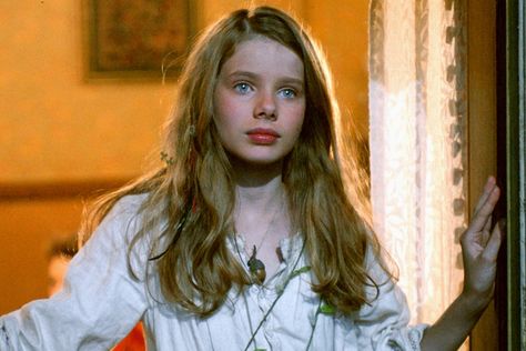 Peter Pan Movie 2003, Film Peter Pan, Wendy Peter Pan, Peter Pan 2003, Rachel Hurd Wood, Peter Pan Movie, Shoulder Length Curls, Kelly Lebrock, Wendy Darling