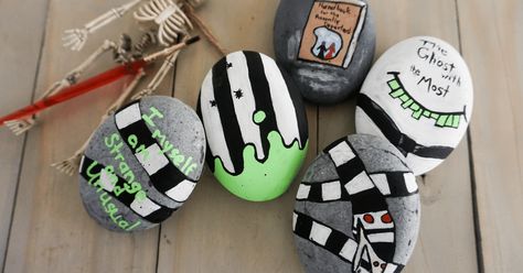 Complete Rock Painting Guide and Ideas for Beginners Halloween Dream Catcher, Beetlejuice Quotes, Lady Bug Painted Rocks, Farm Animals For Kids, Rock Painting Supplies, Ladybug Rocks, Painting Guide, Ghost Crafts, How To Make Resin