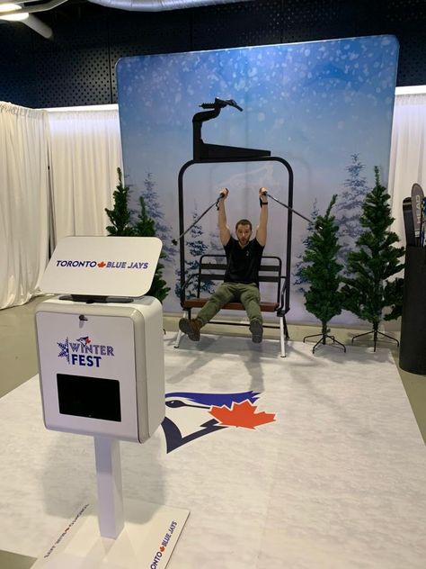 Toronto Blue Jays Winter Fest – Ski Lift Designs Ski Lift Photo Booth, Ski Lift Chair, Apres Ski Party, Beautiful Winter Scenes, Christmas Open House, Ski Decor, Lift Design, Experiential Marketing, Ski Lift