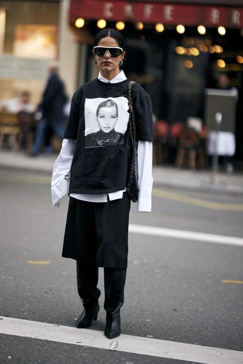 Layering Outfits Street Style, Layering Street Style, Berlin Fashion Street, 2024 Street Style, Walking Outfits, Fashion Week Outfit, Berlin Fashion, Layered Fashion, Weird Fashion