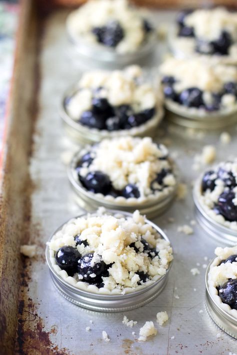 Mini Mason Jar, Blueberry Individual Desserts, Blueberry Pie In A Jar, Mason Jar Lid Recipes, Blueberry Cheesecake In A Jar, Mini Apple Pies Mason Jar Lid, Pioneer Woman Mason Jar Lid Chocolate Pie, Mason Jar Lid Pies, Mason Jar Pies