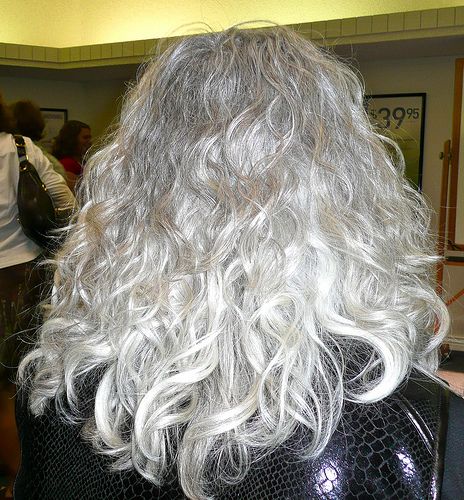 Perfect Gray Hair Impossible Hair, Gray Curly Hair, Interesting Makeup, Silver Haired Beauties, Grey Curly Hair, Going Grey, Gorgeous Gray Hair, Grey Hair Inspiration, Beautiful Gray Hair