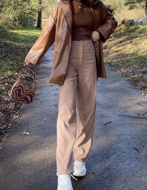 Brown Clothes Aesthetic, Brown Outfit Aesthetic, Brown Outfits, Clueless Outfits, Brown Outfit, Outfit Goals, Teen Fashion Outfits, Cute Casual Outfits, Aesthetic Fashion