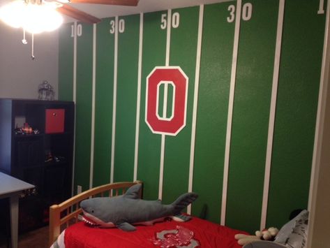 Ohio State Man Cave Ideas, 49ers Bedroom Ideas, Ohio State Bathroom, Ohio State Bedroom, Ohio State Furniture, Ohio State Rooms, Ohio State Buckeyes Room, Football Bedroom, Osu Buckeyes