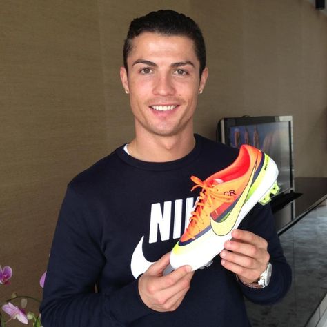 Cristiano Ronaldo and his Nike cleats Ronaldo Cleats, Cristiano Ronaldo Haircut, World Best Football Player, Ronaldo Haircut, Best Soccer Cleats, Selena Gomez Short Hair, Portugal National Team, Cristiano Ronaldo Junior, Ronaldo Junior