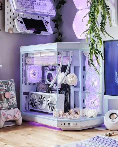 Weekend vibes 🪻🎐 51 days til autumn 🥹 I'm growing excited ໒꒰ྀི´• ˕ •` ꒱ྀིა desk setup ▪︎ room ▪︎ setup style ▪︎ minimalist style ▪︎ white ▪︎ desk ▪︎ pc setup ▪︎ purple #purple #pc #pcgaming #pcbuild #hyte #aorus #gigabyte #setup #setupgamer #aesthetic #gamingcommunity #desksetup #deskgram #kawaii #ahri Purple Gaming Set Up Aesthetic, Pc Setup Purple, Purple Gaming Aesthetic, Desk Pc Setup, Purple Gaming Setup, Gamer Collection, Desk Pc, Game Setup, Computer Set