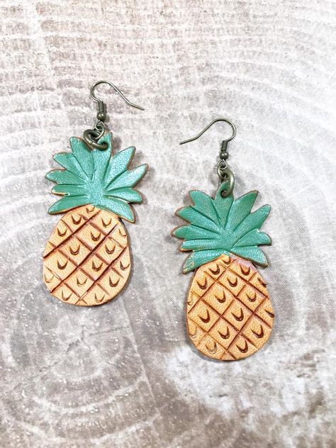 Hand tooled pineapple leather earring Pineapple Leather, Santa Ideas, Pineapple Gifts, Handmade Leather Journal, Pineapple Earrings, Leather Earring, Handmade Leather Bracelets, Leather Ideas, Hand Tooled Leather