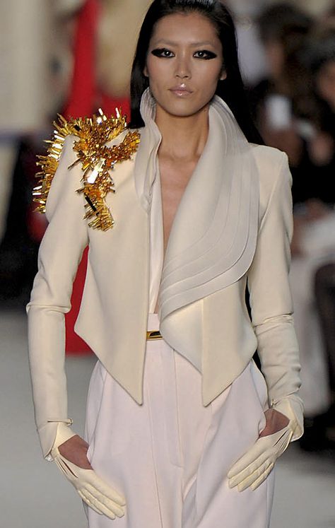 Abed Mahfouz, Georges Chakra, Stephane Rolland, Haute Couture Dresses, Trendy Fashion Tops, Blazer Designs, Zuhair Murad, Fashion Attire, Street Style Chic