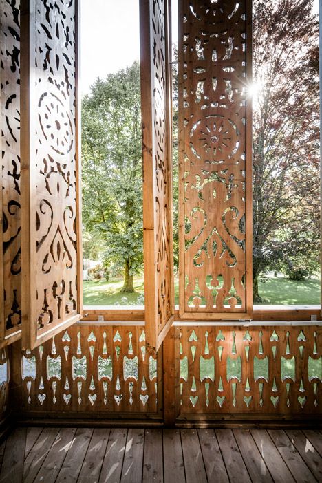 . Vertikal Garden, Wood Screens, Russian Architecture, Wood Details, Wooden Screen, Wood Shutters, Wood Detail, By The Lake, Wooden Storage