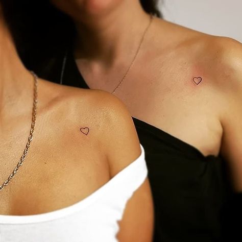 Heart Tattoo Mom And Daughter, Matching Tattoos To Get With Your Mom, Small Tattoos Siblings, Tattoo Matching Mother Daughter, Heart Matching Tattoos, Small Matching Tattoos Mom And Daughter, Tiny Matching Tattoos Sisters, Tiny Mother Daughter Tattoos, Tattoo Mom And Daughter