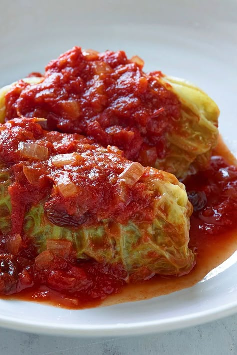 Ina Garten's Stuffed Cabbage #recipe Cabbage Rolls Polish, Stuffed Cabbage Recipe, Cabbage Rolls Recipe, Hot Bread, Ina Garten Recipes, Cabbage Recipe, Stuffed Cabbage, Polish Food, Cabbage Leaves