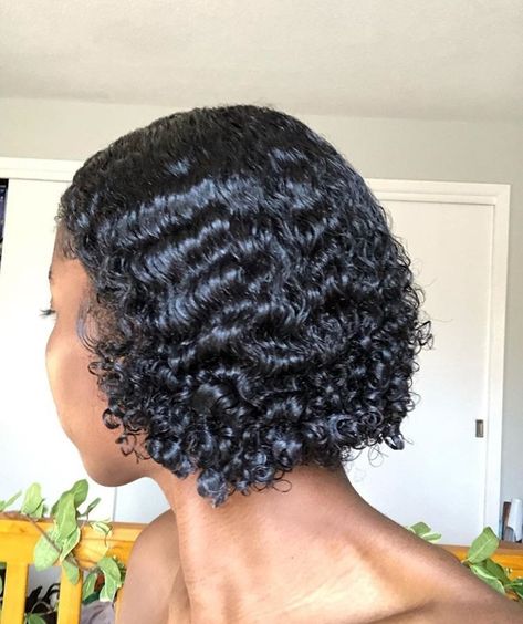 Wet Look Short Hair Black Women, Natural Hair Pictures, Black Hair Aesthetic, Short Natural Curly Hair, Natural Hair Short Cuts, Beautiful Curly Hair, Short Locs Hairstyles, Dyed Natural Hair, Shot Hair Styles