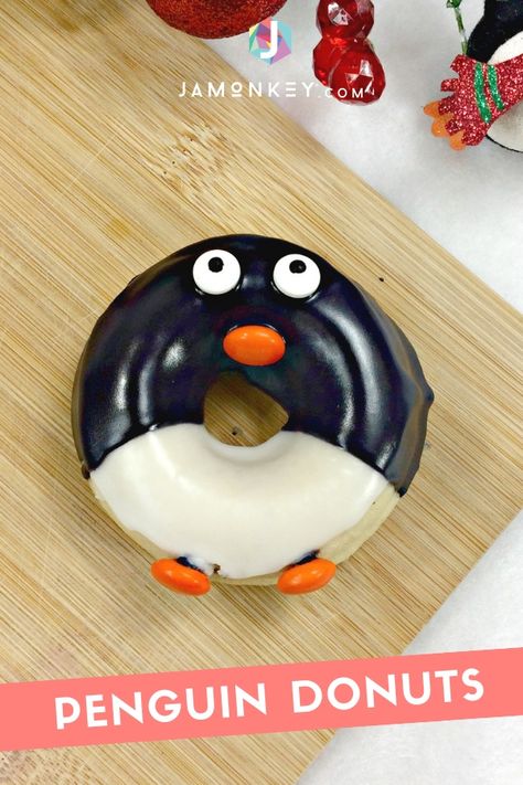 Penguin Birthday Party, Donut Decorating Ideas, Doughnut Recipe Easy, Edible Eyes, Penguin Cakes, Black Food Coloring, Christmas Donuts, Penguin Birthday, Penguin Party