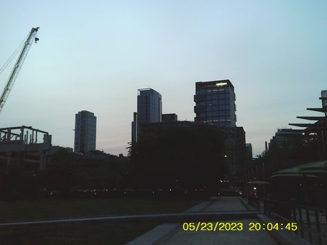 digital camera 2000s y2k city at night cityscape vintage boston summer night sunset big city sunset 2000 Digital Camera Aesthetic, Y2k City, Night Cityscape, Camera Pics, Night Sunset, City Sunset, Vintage Boston, City At Night, Sunset City