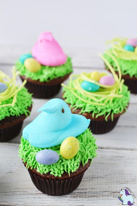 Bird Nest Cupcakes, Peeps Cupcakes, Cupcakes Spring, Easter Cupcake Recipes, Easter Cupcakes Easy, Nest Cupcakes, Easter Cupcake, Easter Egg Candy, Dessert Treats