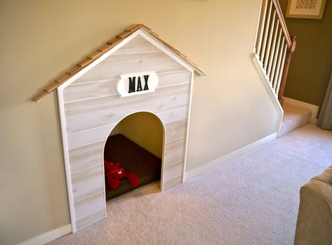 Driven By Décor: Stylish Built-in Dog Beds and Kennels Built In Dog House, Under Stairs Dog House, Food Pillows, Under The Stairs, Hemma Diy, Diy Casa, Store Food, Attic Bedroom, Creative Stuff