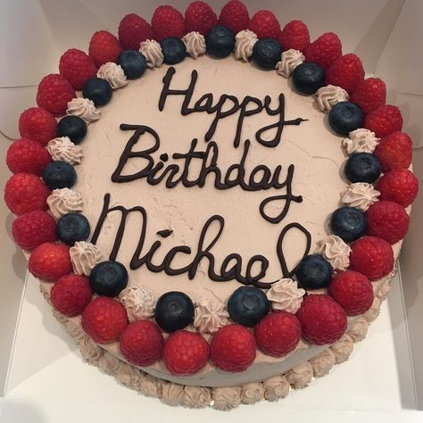 Happy Birthday Michael, Special Happy Birthday Wishes, Emerson Quotes, Cake Writing, Cake Name, Rock Painting Ideas Easy, Happy Birthday To Us, Good Morning Inspirational Quotes, Instagram Happy Birthday