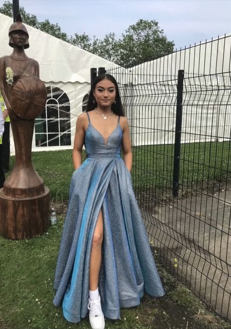 Green Quinceanera, Green Quince, Mexican Candy, Gaun Fashion, Classy Prom Dresses, Stunning Prom Dresses, Dresses Green, Red Dresses Classy, Dresses Quinceanera