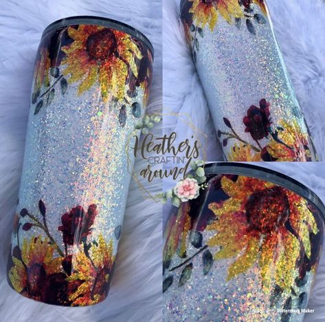 Sunflower Tumbler Ideas, Diy Resin Tray, Fancy Cup, Craft Table Diy, Sunflower Tumbler, Custom Starbucks Cup, Glitter Tumbler Cups, Pretty Cups, Cup Crafts