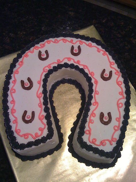 For Jenny! Horse shoe cake Horse Shoe Cookies, Horse Shoe Cupcakes, Horse Shoe Birthday Cakes, Horseshoe Cupcake Cake, Horse Shoe Cake, Cake Horse, Cake For Horses To Eat, Western Birthday Cakes, Cowboy Birthday Cakes