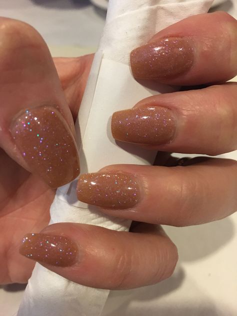 My new nails. ANC Brown Sparkle with coffin shape! Sparkle Beige Nails, Brown Glitter Dip Nails, Beige Nails Sparkle, Pearly Brown Nails, Pearl Beige Nails, Glitter Beige Nails, Light Brown Shimmer Nails, Sparkly Tan Nails, Brown Glitter Nails Acrylic