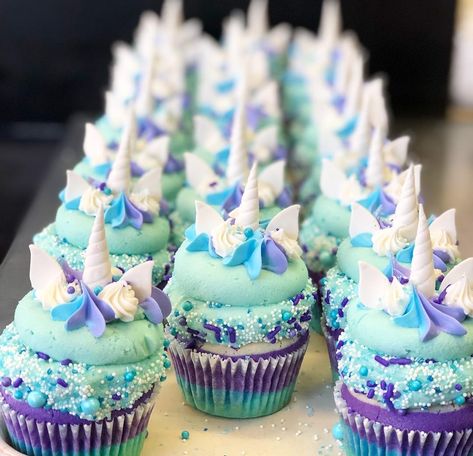 The Cake Mamas on Instagram: “Winter is here ❄️ . We have plenty of our Winter Wonderland Unicorn babies available now! We’re open til 7 pm! See you soon 😉 .…” Winter Birthday Themes, Birthday Event Ideas, 6th Birthday Cake, Fancy Deserts, Adorable Cupcakes, Winter Wonderland Party Theme, Winter Wonderland Cake, Winter Wonderland Birthday Party, 2nd Birthday Party For Girl