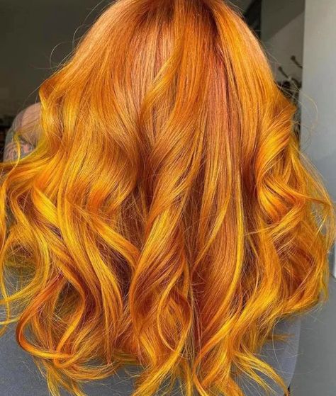 Burnt Orange Hair Color, Hair Colors Trending, Hair Colors For Fall, Yellow Blonde Hair, Pretty Red Hair, Yellow Hair Color, Warm Hair Color, Hairstyle Tips, Hair Color Orange