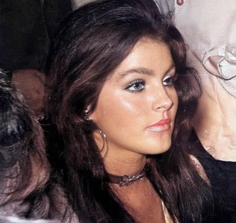 Pricisalla Presley, 90s Stars Celebrities, Pircilla Presley, Pricsella Presley, Pricillia Presley, Percilla Presley Make Up, Presilla Presley, Priscilla Presley 70s, Priscilla Presley Makeup Eye