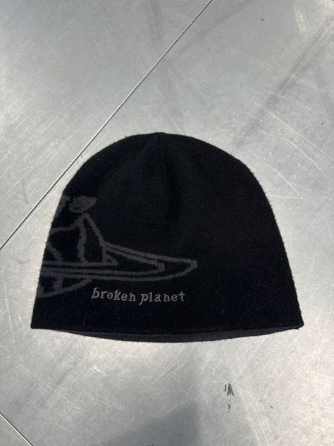 Beanies Aesthetic, Bape Hat, Beanie Aesthetic, Beanie Design, Streetwear Logo, Grunge Hippie, Broken Planet, Hat Aesthetic, Mens Trendy Outfits