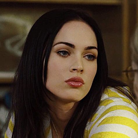 Jennifers Body Megan, Megan Fox Jennifer's Body, Jennifer's Body Aesthetic, Megan Fox Wallpaper, Jennifer’s Body, Megan Fox Outfits, Jennifer Check, Little Miss Perfect, Rafe Cameron